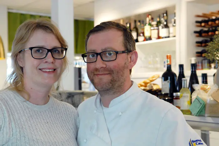 Bild på Jennie och Maurizio Saporito i deras restaurang