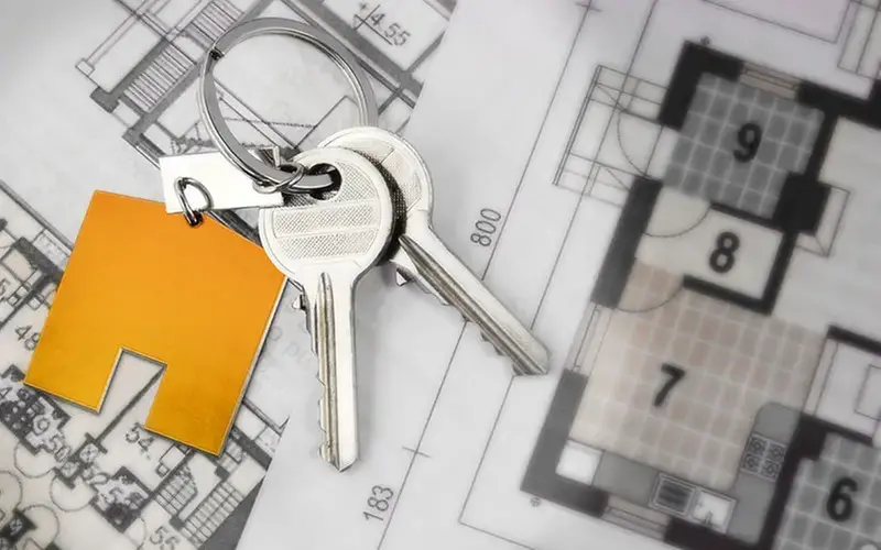 Nycklar med nyckelring i formen av Övikshems logotyp